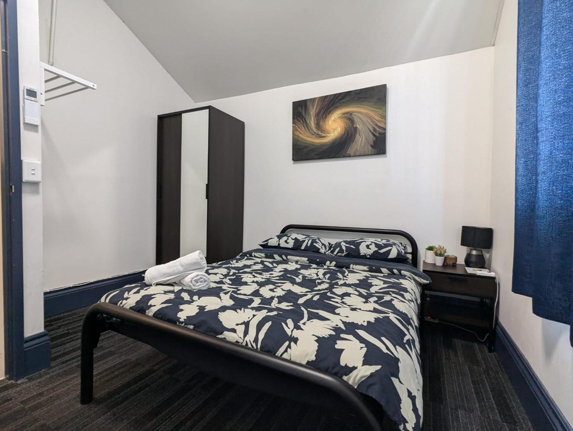 Queen Victoria Hostel — Photos 1